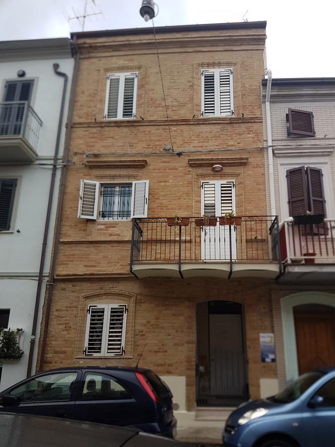 Dolci Notti Di Maga Cacao Civitanova Marche Exterior foto
