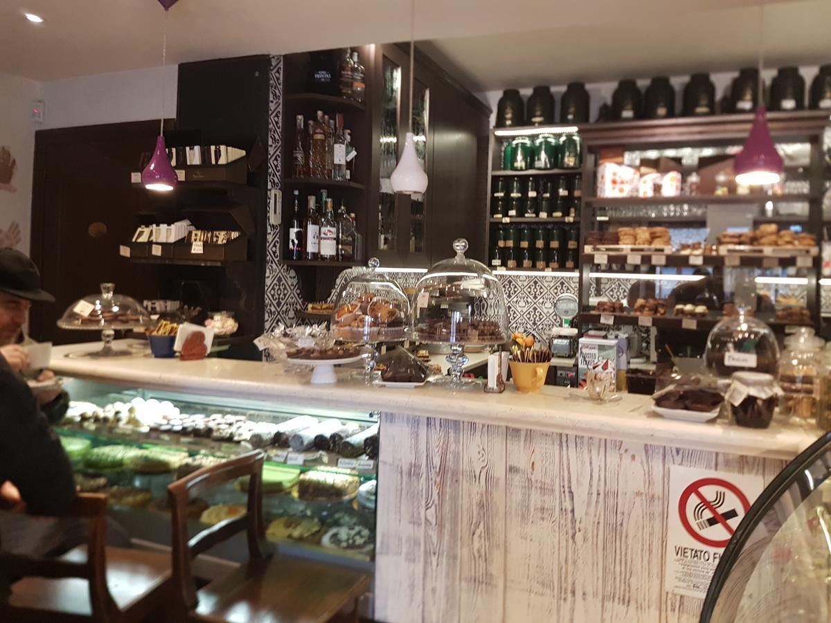 Dolci Notti Di Maga Cacao Civitanova Marche Exterior foto